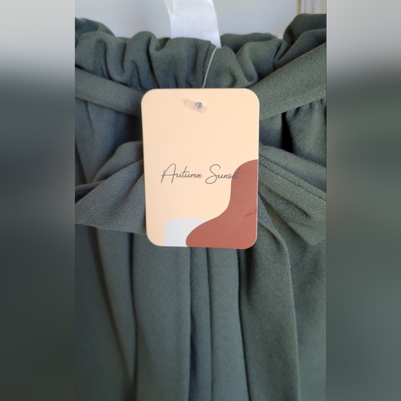 NWT AUTUMN SUNSET Olive Green Highwasted Paper Bag Shorts - Picture 4 of 11